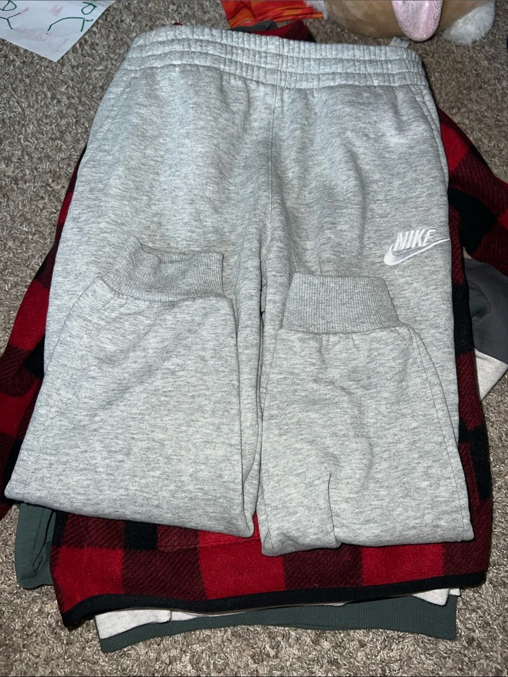 Nike bundle sweatshirts/pants & misc shirts